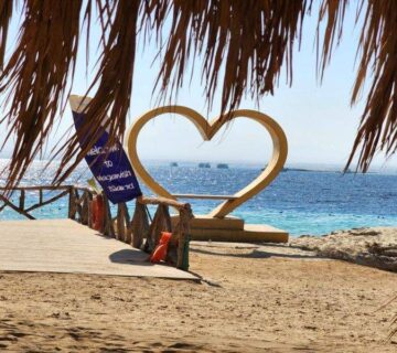 حجز رحلة جزيرة مجاويش الغردقة 360x320